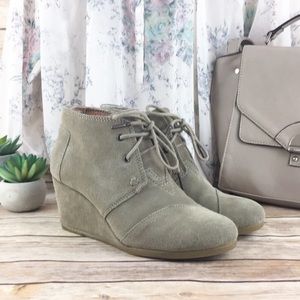 Toms desert wedge suede bootie